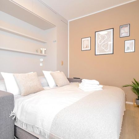 Bright 2Br - 8Th Floor, Balcony, Free Parking - By Gravity Prague Apartment Bagian luar foto