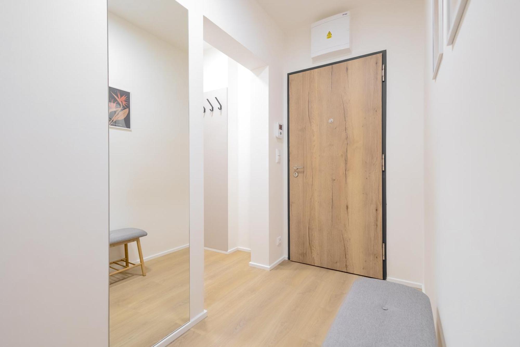 Bright 2Br - 8Th Floor, Balcony, Free Parking - By Gravity Prague Apartment Bagian luar foto