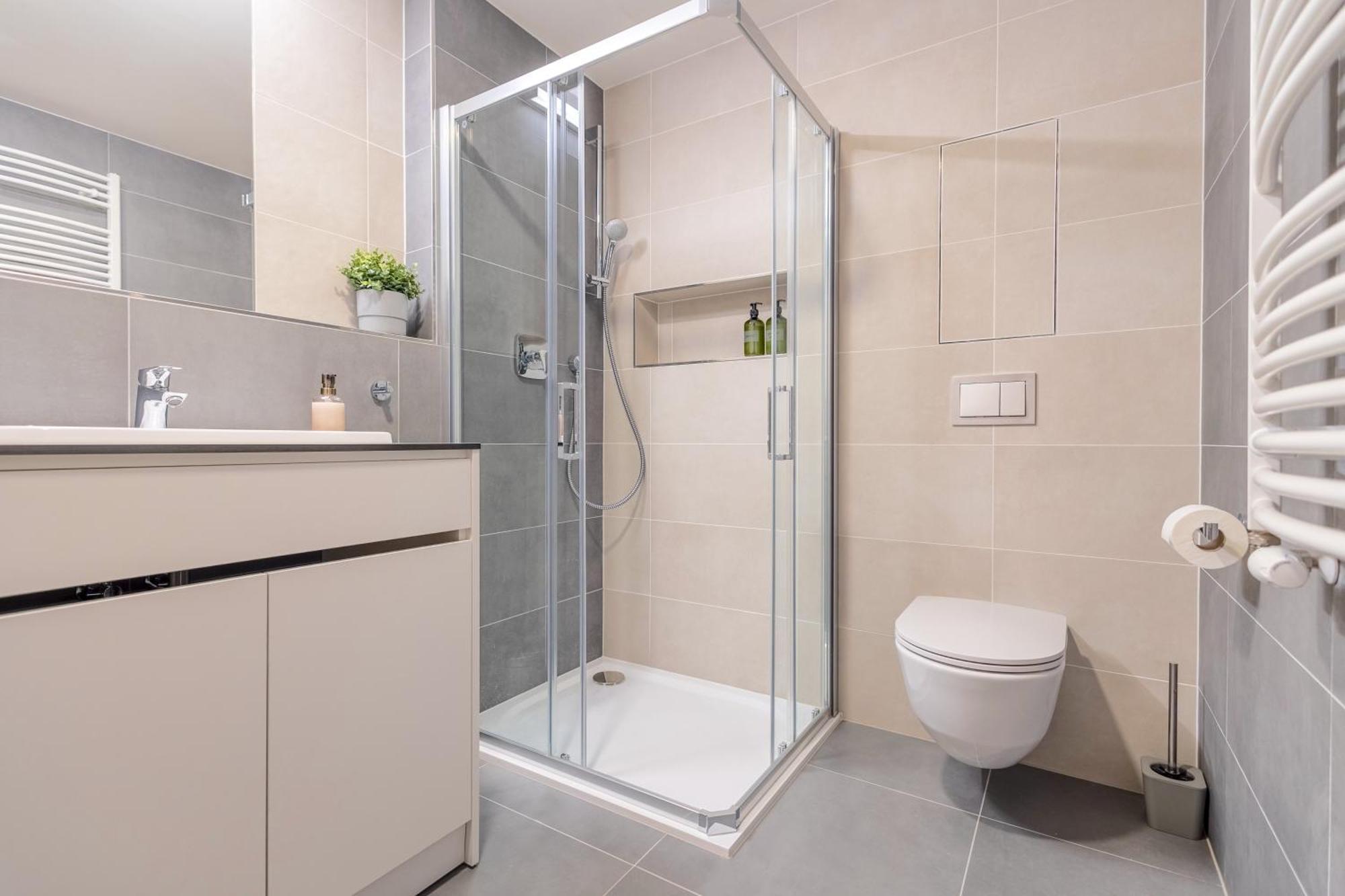 Bright 2Br - 8Th Floor, Balcony, Free Parking - By Gravity Prague Apartment Bagian luar foto