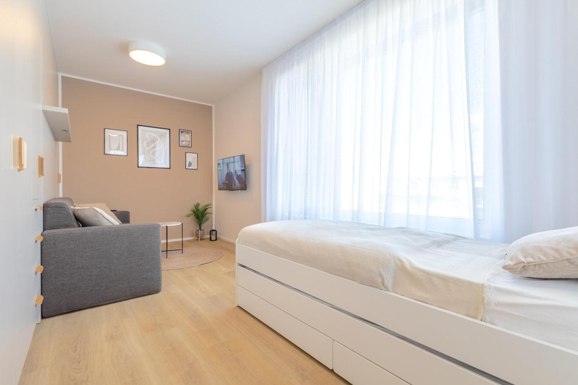 Bright 2Br - 8Th Floor, Balcony, Free Parking - By Gravity Prague Apartment Bagian luar foto