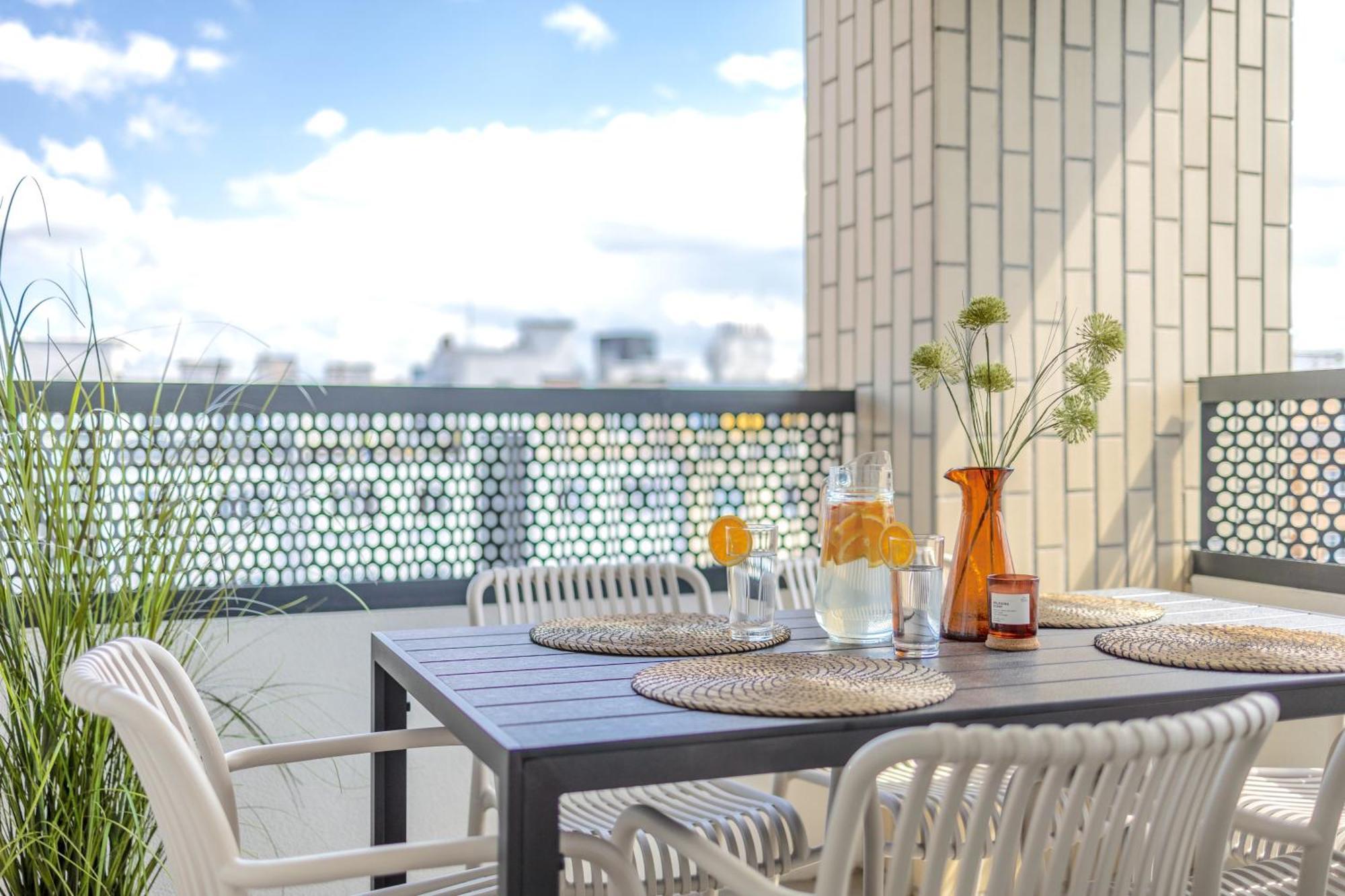 Bright 2Br - 8Th Floor, Balcony, Free Parking - By Gravity Prague Apartment Bagian luar foto