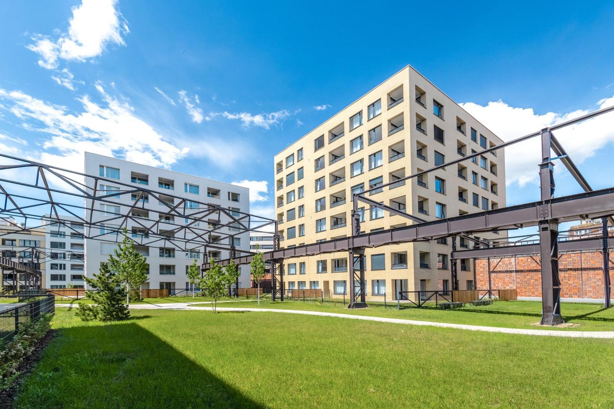 Bright 2Br - 8Th Floor, Balcony, Free Parking - By Gravity Prague Apartment Bagian luar foto