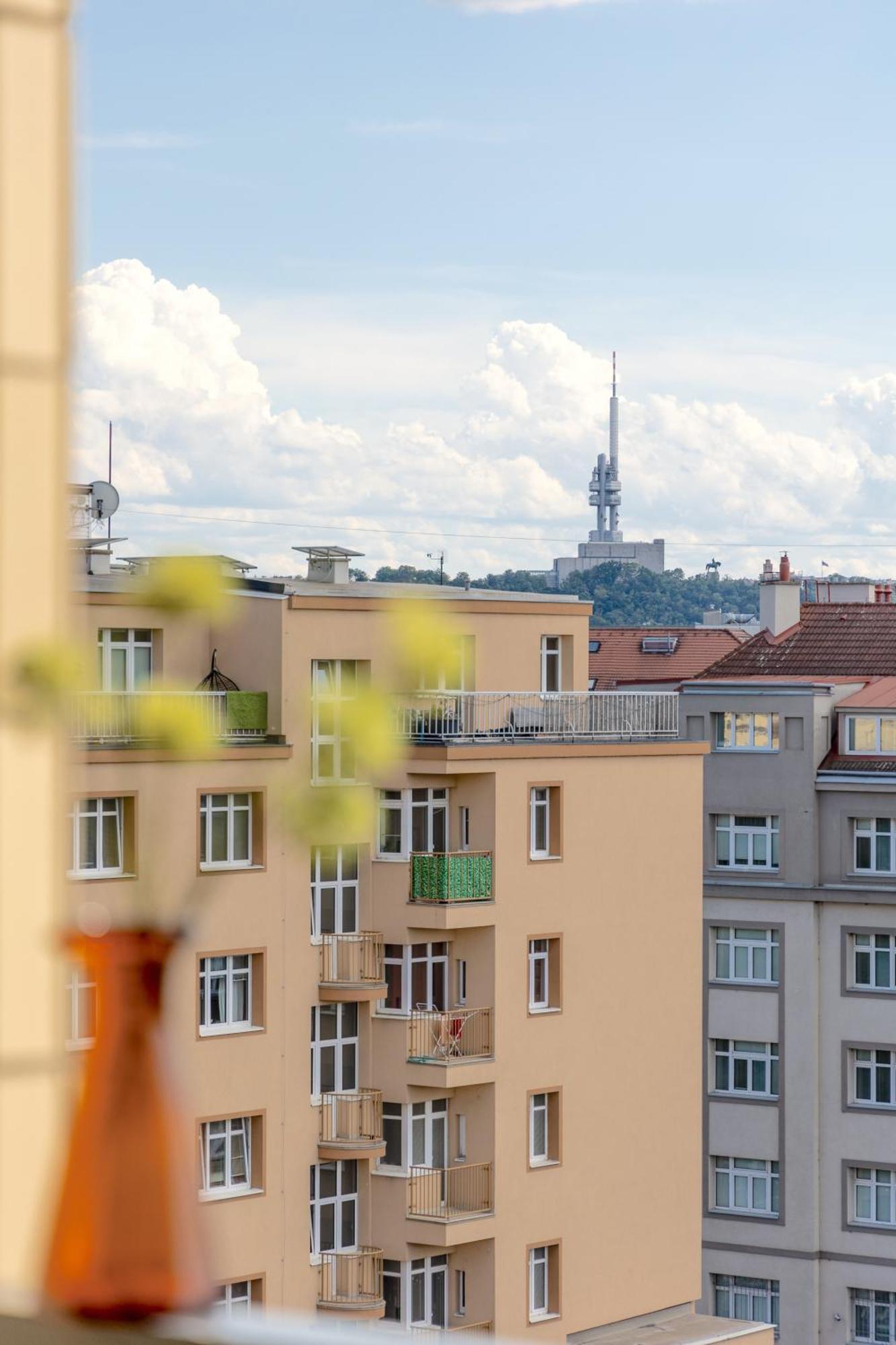 Bright 2Br - 8Th Floor, Balcony, Free Parking - By Gravity Prague Apartment Bagian luar foto