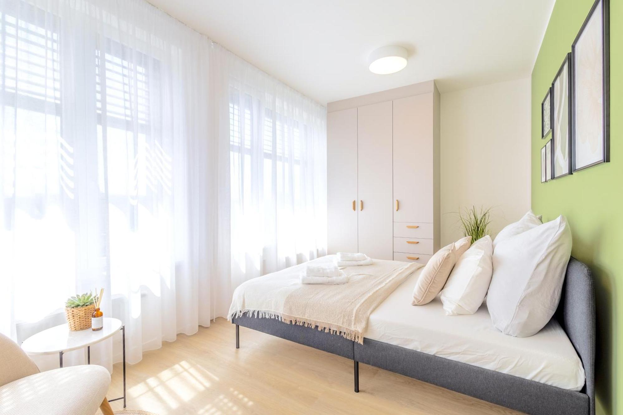 Bright 2Br - 8Th Floor, Balcony, Free Parking - By Gravity Prague Apartment Bagian luar foto